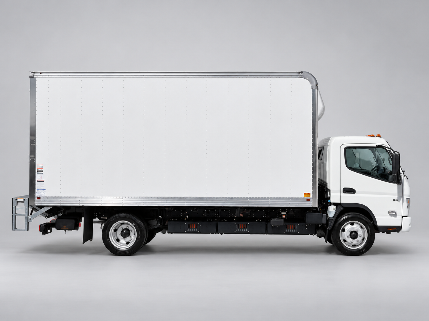 Side view of RIZON electric truck with white dry box body