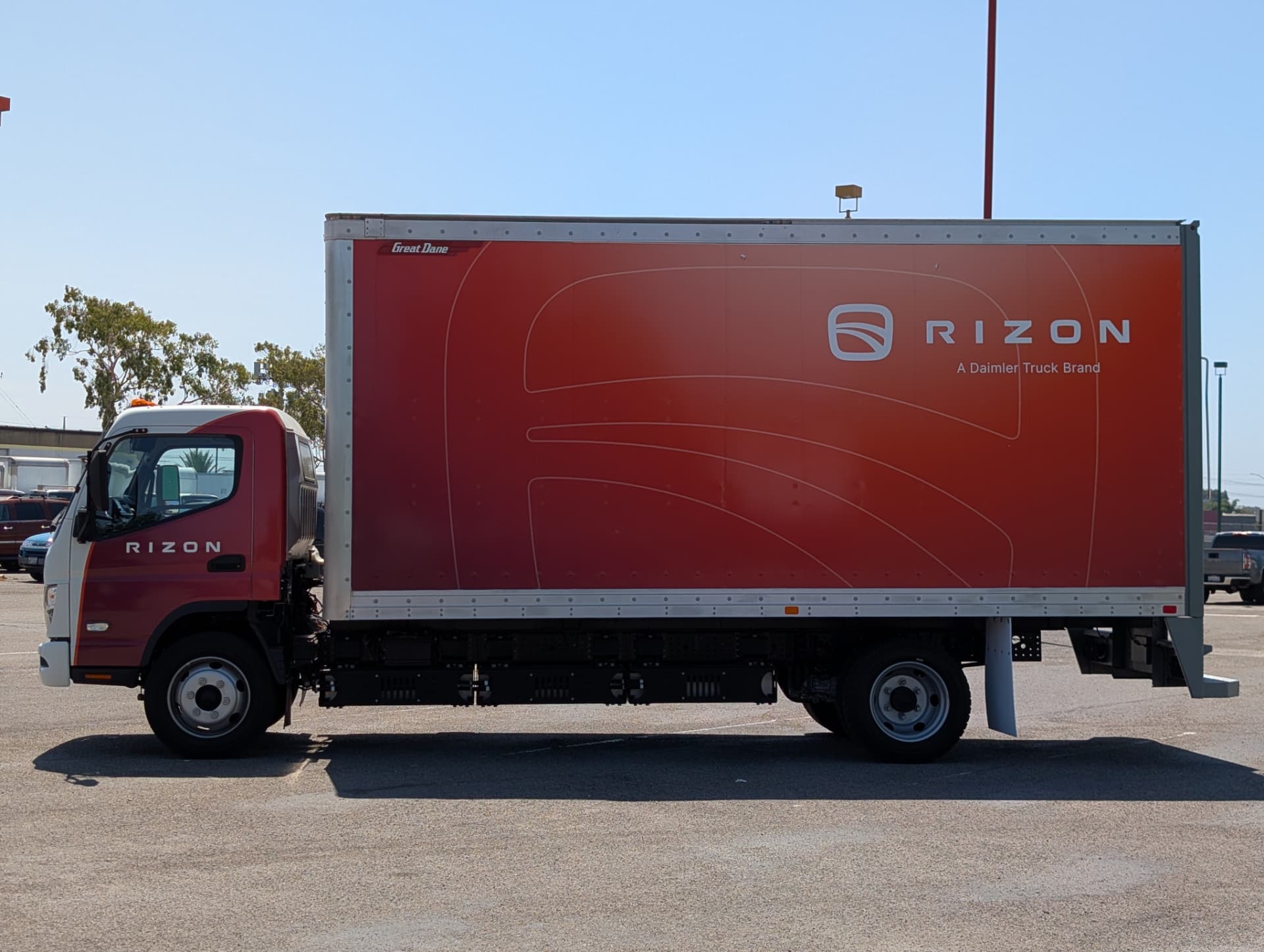 RIZON e18L Class 5 electric box truck with red dry-van body